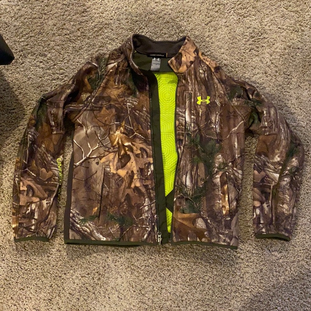 Under Armour Scent Control Camouflage fleece jacket.  Great condition.